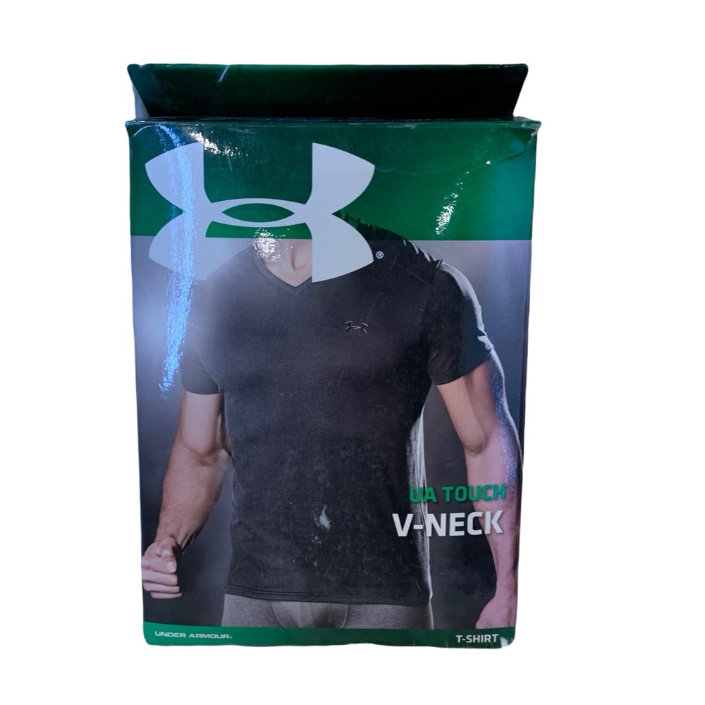BNWT Mens Under Armour dark grey v-neck TOUCH short sleeve t-shirt.